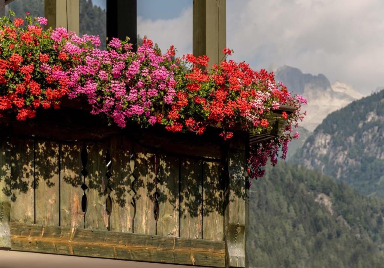 Suite Italy Pinzolo Due Giustino Exterior photo